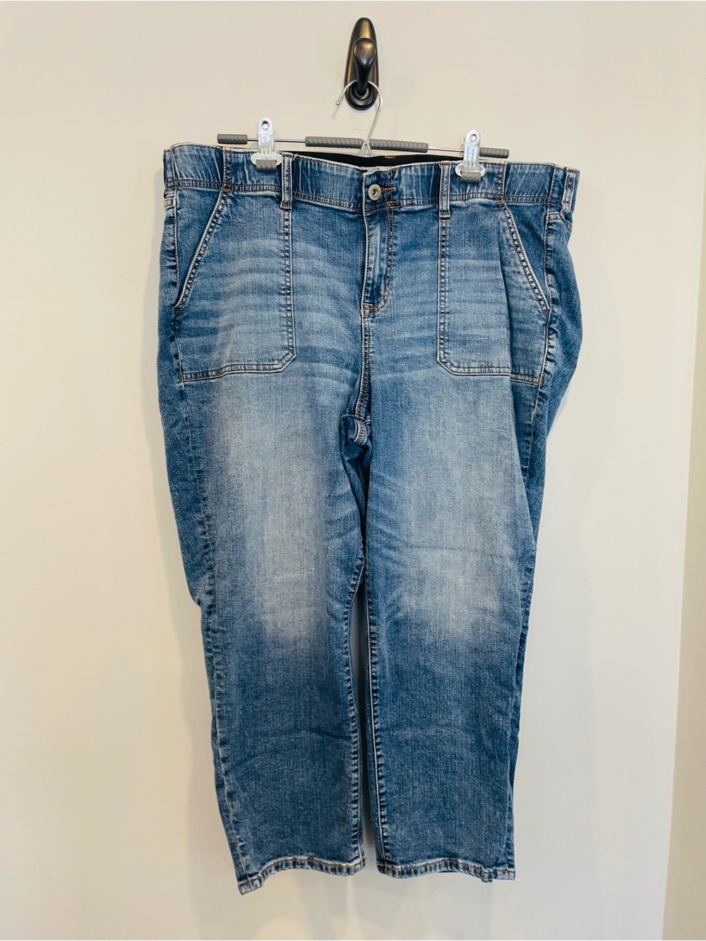 torrid  Blue Boyfriend Jean Capris